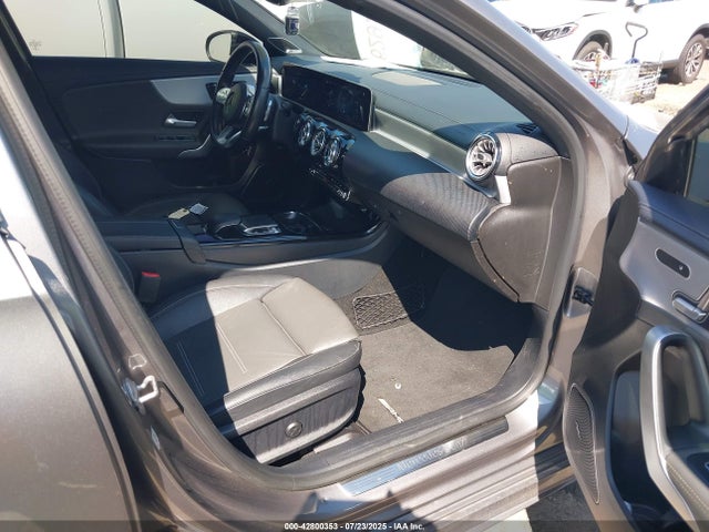Mercedes-Benz m260 2019 WDD3G4FB2KW002279 Image 5