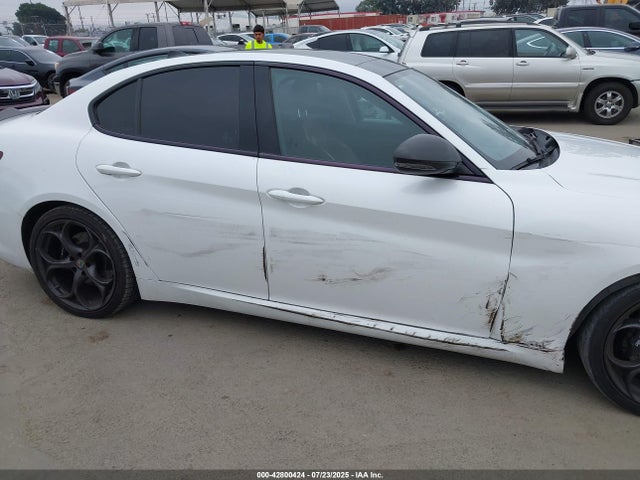 Alfa Romeo giulia (952) 2017 ZARFAECNXH7549497 Image 13