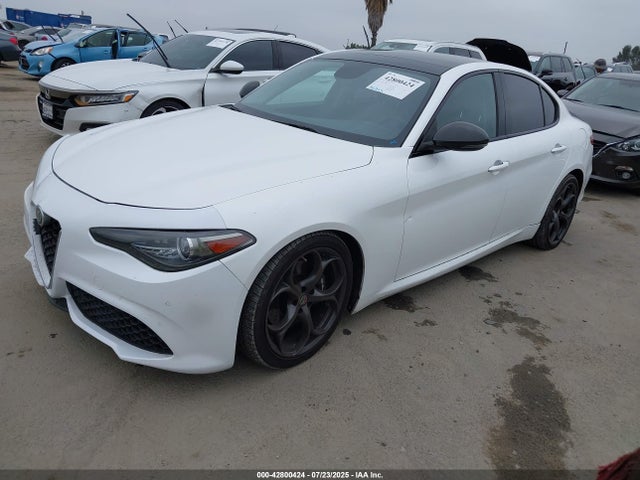 Alfa Romeo giulia (952) 2017 ZARFAECNXH7549497 Image 2