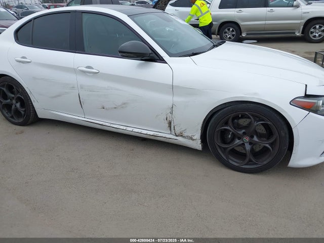 Alfa Romeo giulia (952) 2017 ZARFAECNXH7549497 Image 6