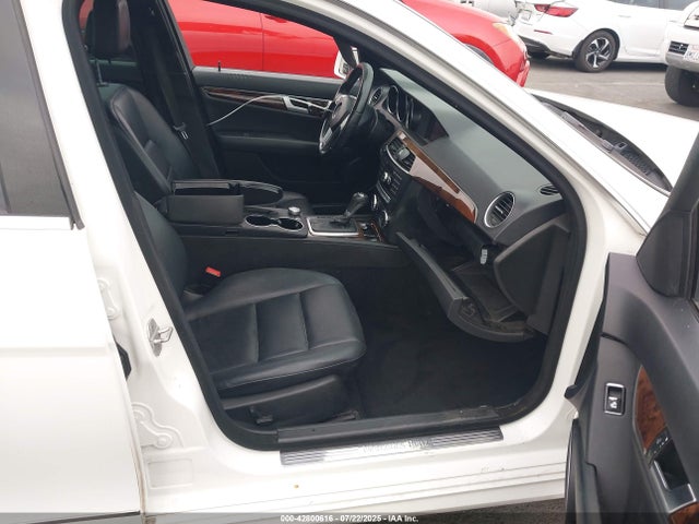 WDDGF8AB0EA939944 Mercedes-Benz 2014