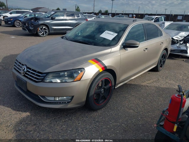 Volkswagen 2015 2015 1VWCV7A39FC067247 Image 2