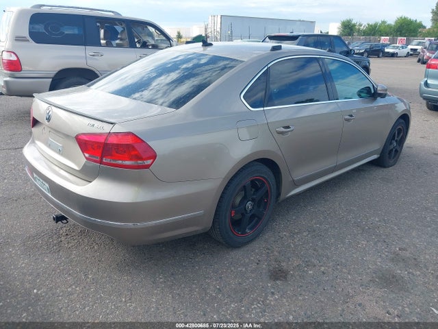 Volkswagen 2015 2015 1VWCV7A39FC067247 Image 4