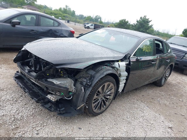 Lexus v35a-fts 2019 JTHC51FF0K5006420 Image 2