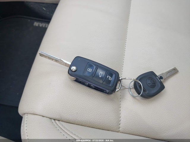 WVGWV7AX3HW504031 Volkswagen 2.0 tsi