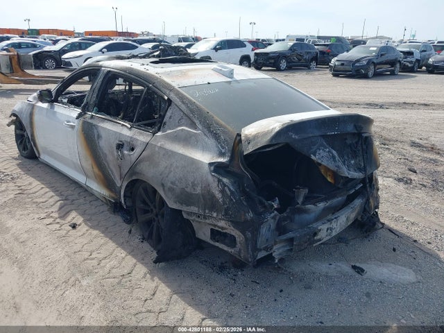 2025 CADILLAC CT5 1G6DN5RK1S0102563 Photo 2