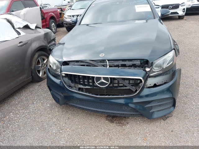 2017 Mercedes-benz E 300 4matic მანქანა იყიდება აუქციონზე, vin: WDDZF4KB2HA198104, აუქციონის ნომერი: 42801265