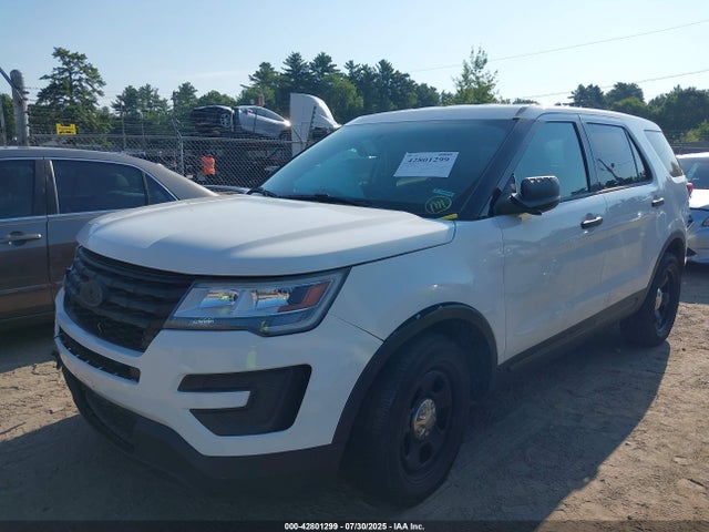 Ford Police Interceptor 2017 1FM5K8AR0HGD07517 Image 2