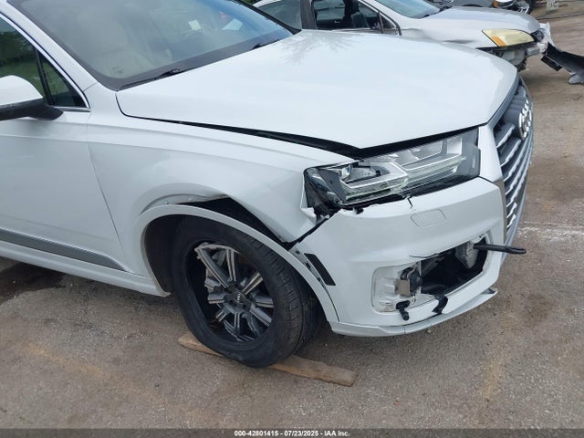 2018 AUDI Q7 WA1LAAF7XJD010608 Photo 5