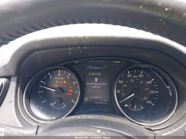 JN1BJ1CR3HW112714 Nissan 2017