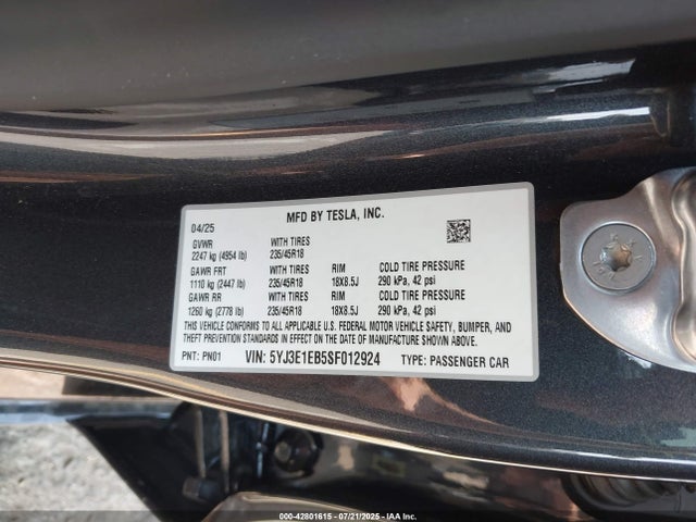 2025 TESLA MODEL 3 5YJ3E1EB5SF012924 Photo 8