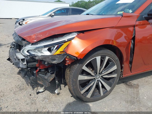 Nissan 2019 2019 1N4BL4CW1KC178028 Image 19
