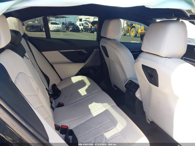 WBA43FJ00RCS28017 BMW 530I