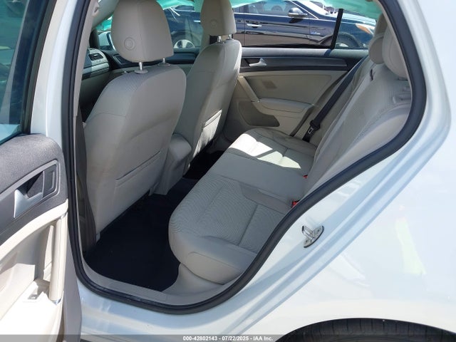 3VWG57AUXKM016150 Volkswagen Golf