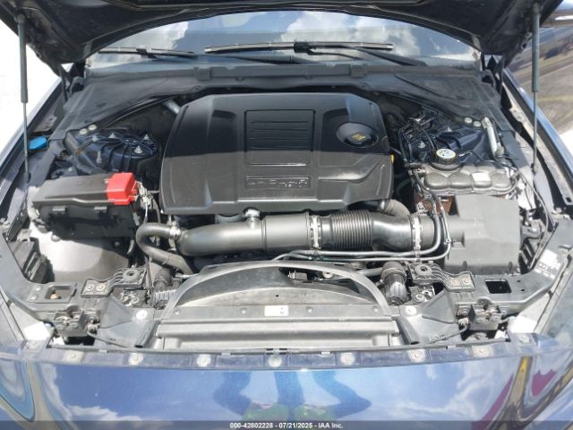2019 JAGUAR XE SAJAJ4FX9KCP46060 Photo 9