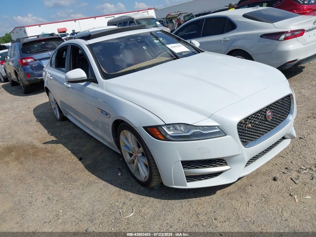 2016 JAGUAR XF SAJBF4BV3GCY09476 Photo 0