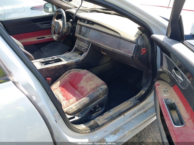 2016 JAGUAR XF SAJBF4BV3GCY09476 Photo 4