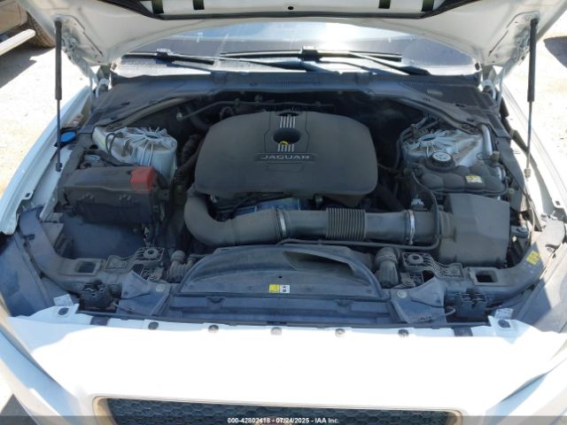 2017 JAGUAR XE SAJAR4BGXHA961854 Photo 9