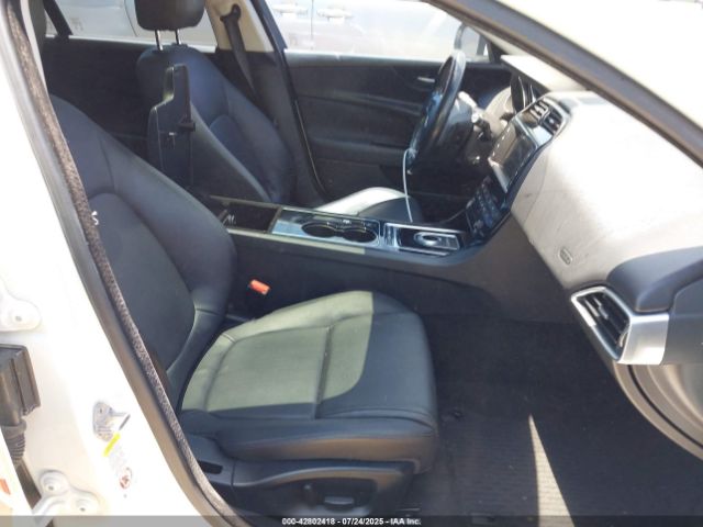 2017 JAGUAR XE SAJAR4BGXHA961854 Photo 4