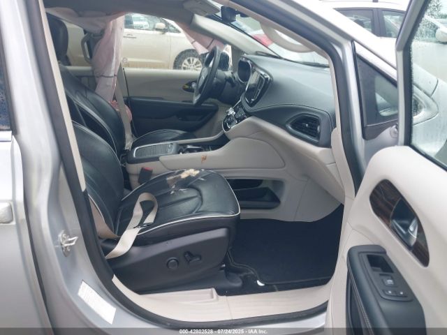 2023 CHRYSLER PACIFICA HYBRID 2C4RC1S74PR592372 Photo 4