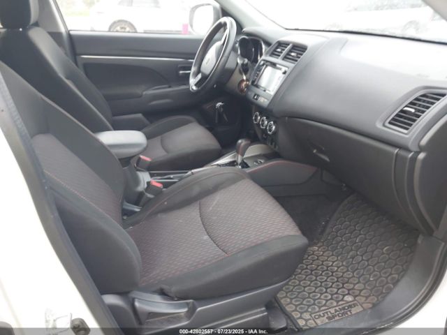 2018 MITSUBISHI OUTLANDER SPORT JA4AR3AU4JU015909 Photo 4