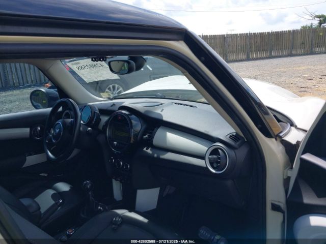 2018 MINI HARDTOP WMWXU1C57J2F93040 Photo 4