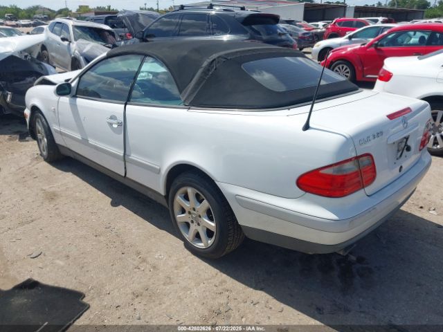 1999 MERCEDES-BENZ CLK 320 WDBLK65G6XT012659 Photo 2