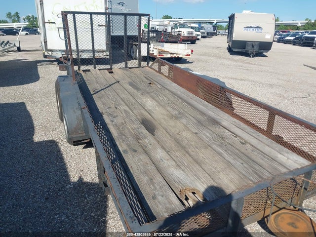 42802689 :رقم المزاد ، BILLOFSALE vin ، 2001 Custom 16' Utility Trailer مزاد بيع