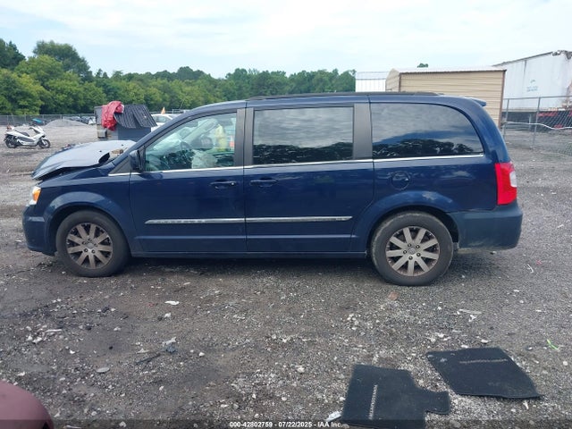 Chrysler Town and Country 2015 2C4RC1BG3FR544523 Image 14
