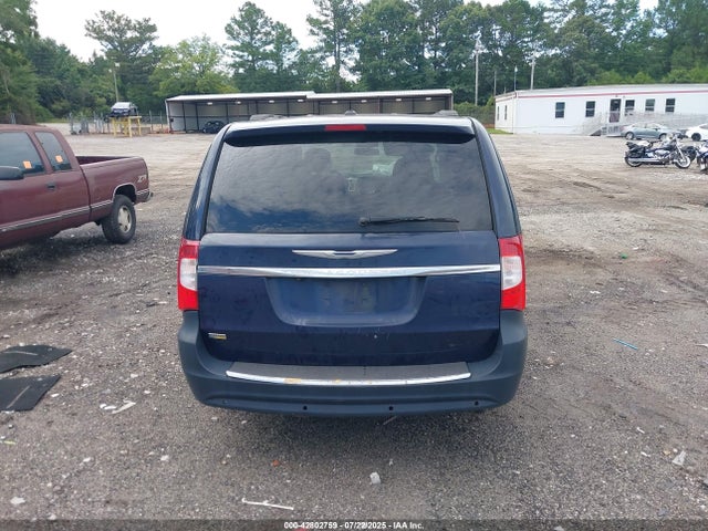 Chrysler Town and Country 2015 2C4RC1BG3FR544523 Image 16