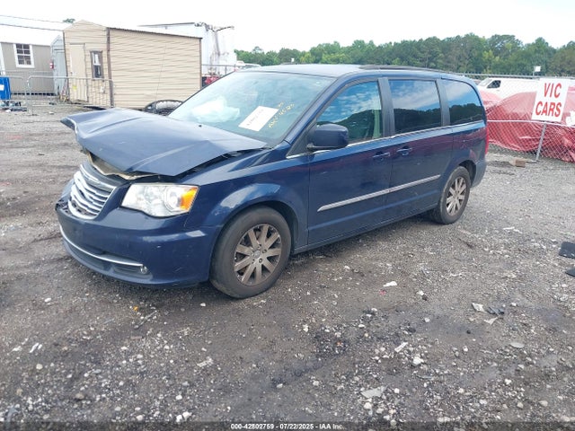 Chrysler Town and Country 2015 2C4RC1BG3FR544523 Image 2