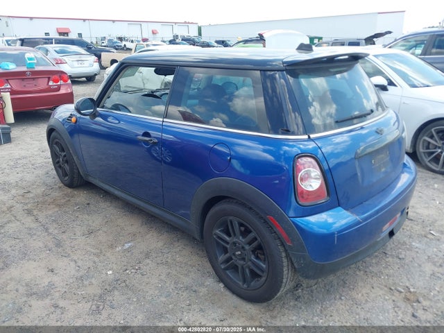 2012 MINI COOPER HARDTOP WMWSU3C51CT543315 Photo 2