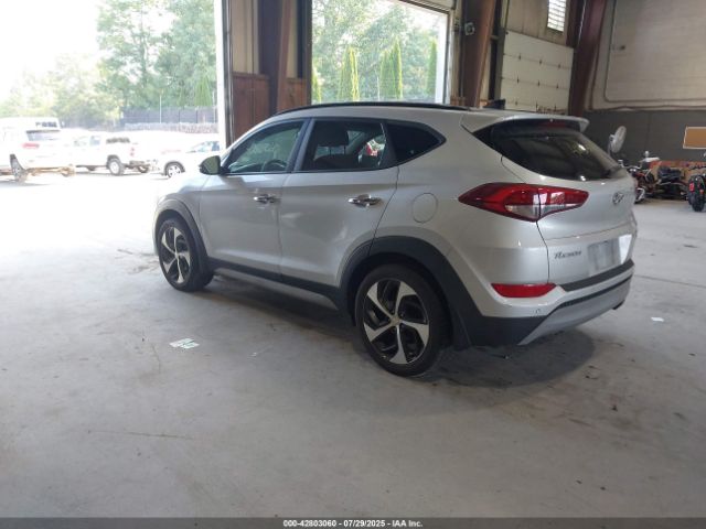 2018 HYUNDAI TUCSON KM8J3CA21JU666027 Photo 2