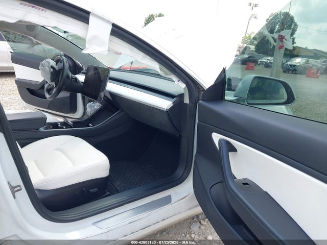 2019 TESLA MODEL 3 5YJ3E1EB8KF231778 Photo 4