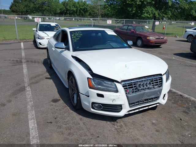 2011 AUDI S5 WAUCVAFR2BA003356