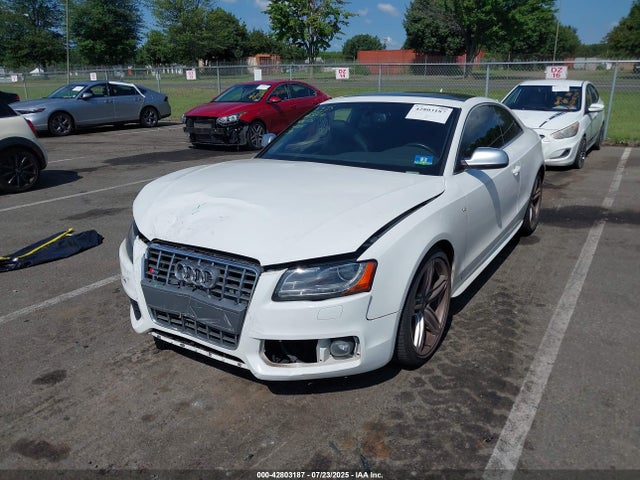 2011 AUDI S5 WAUCVAFR2BA003356 Photo 1