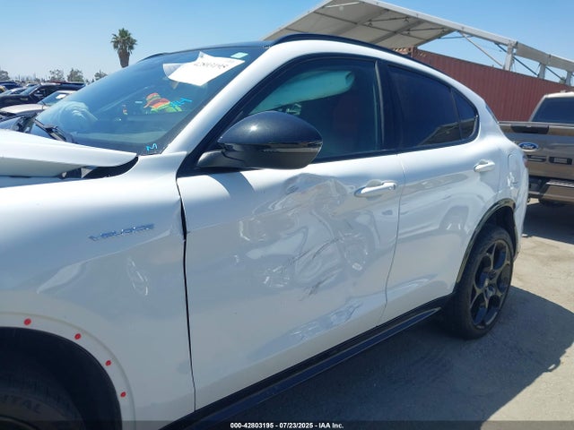 ZASPAKBN8R7D70351 Alfa Romeo Stelvio