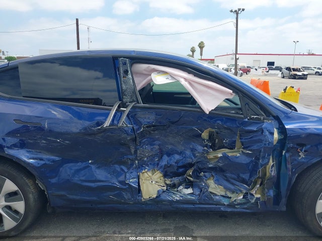 2023 TESLA MODEL Y 7SAYGDEE4PA146570 Photo 5