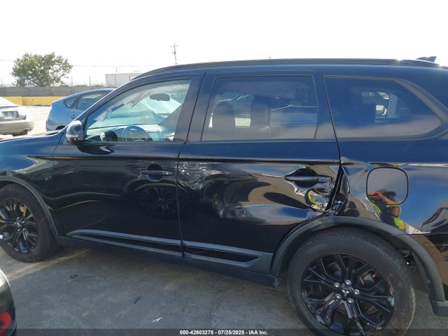 Mitsubishi mivec 2018 JA4AD3A34JZ021640 Image 15