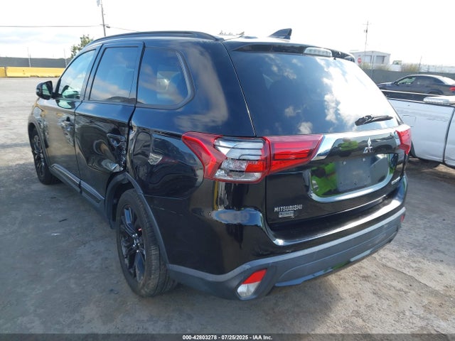 Mitsubishi mivec 2018 JA4AD3A34JZ021640 Image 3