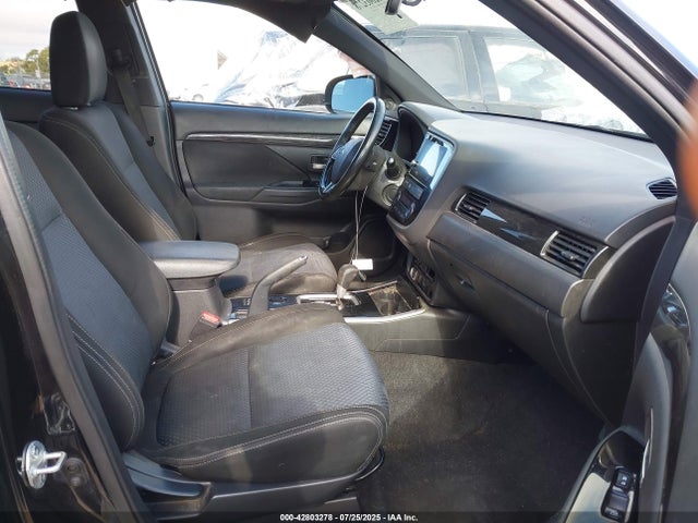 Mitsubishi mivec 2018 JA4AD3A34JZ021640 Image 5