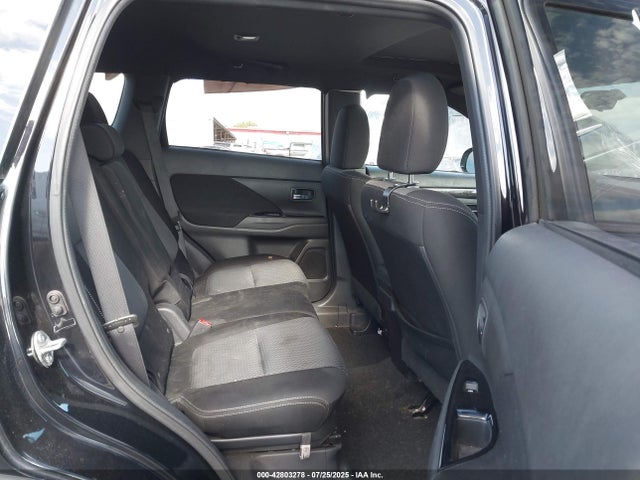 Mitsubishi mivec 2018 JA4AD3A34JZ021640 Image 8