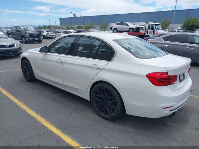 WBA8B9C59JK677155 BMW 2018