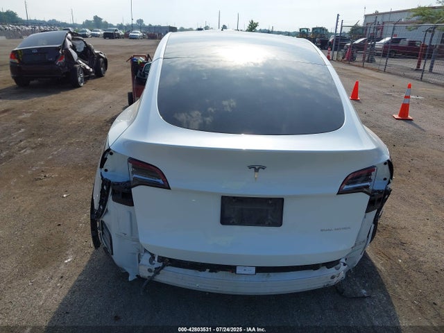 Tesla Model Y 2023 7SAYGDEE0PF674299 Image 17