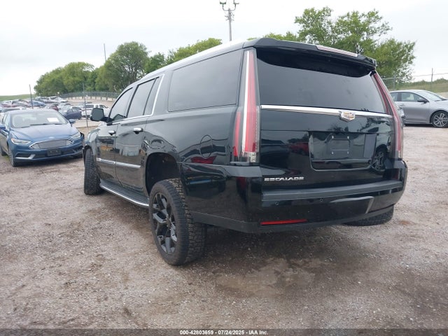 2016 CADILLAC ESCALADE ESV 1GYS4HKJXGR261153 Photo 2