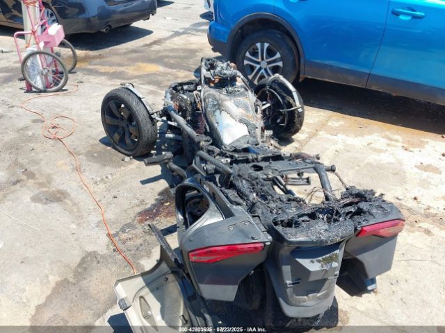 2019 CAN-AM SPYDER ROADSTER 2BXREDD28KV000419 Photo 2