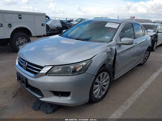 Honda j35y1 2015 1HGCR3F83FA025075 Image 2