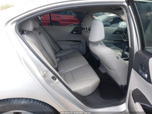 Honda j35y1 2015 1HGCR3F83FA025075 Image 8