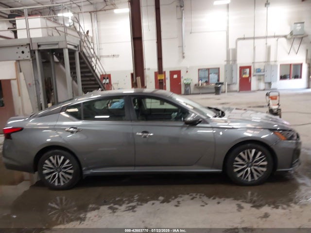 Nissan 2023 2023 1N4BL4DV1PN390946 Image 13