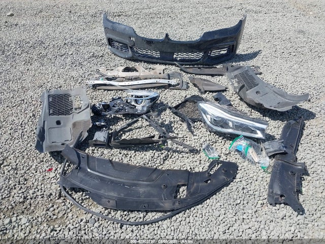 WBA7F2C59HG421618 BMW 750i / b7